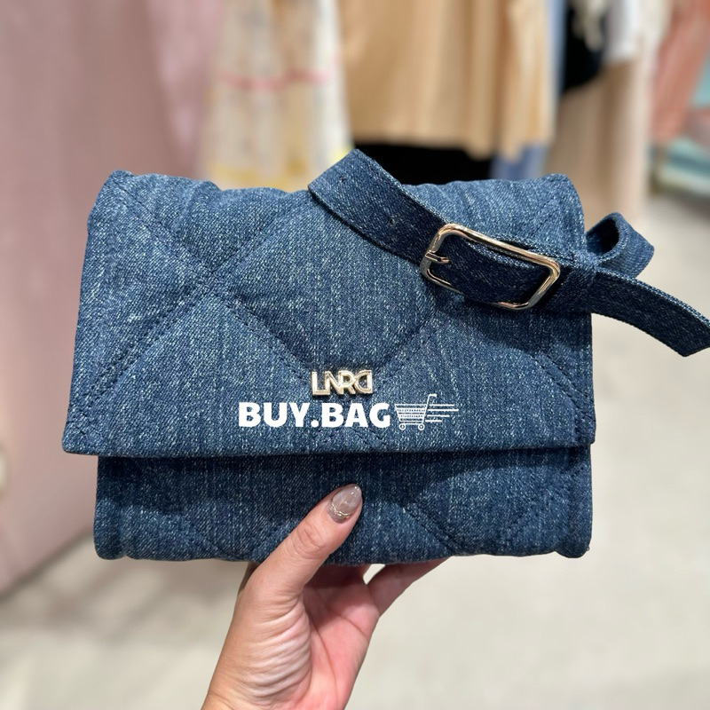 Lyn Around  :  ( มีโค้ดลด30% ) Denimcuatro Bag กระเป๋าสะพาย ยีนส์ ของแท้จากShop มาพร้อมถุงกระดาษจากแ