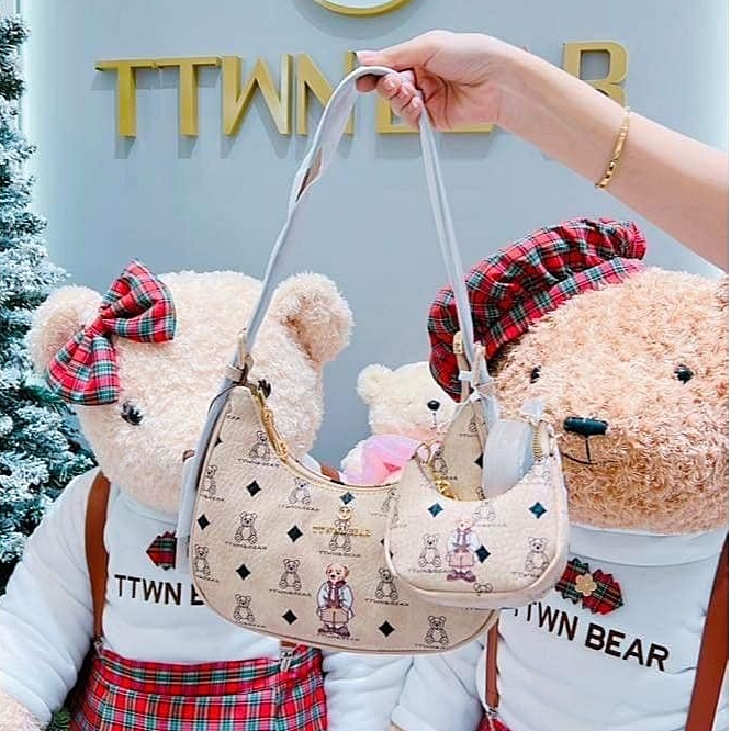กระเป๋าทรงพอช สายสั้น+สายยาว หมีแบรนด์แท้ TTWN BEAR  มีใบลูก1ใบ