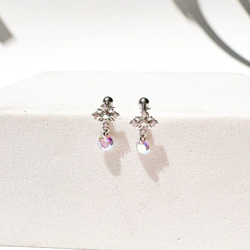 จิวต่างหูเกาหลี More Than Piercing: D005 Crystal Cross Dangle