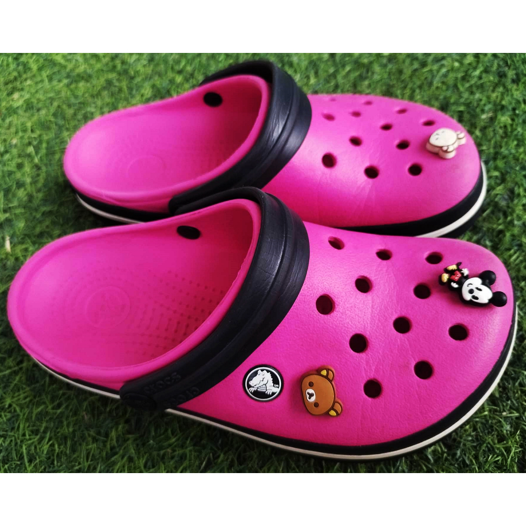 รองเท้า Crocs Candy Pink/Black และ Croc Jibbitz ของแท้ Size( M-4) ( W-6) มือสองของแท้จากญี่ปุ่น