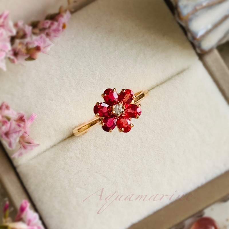 แหวนดีไซน์ดอกไม้ (Flower Collection)พลอยเรดแซฟไฟร์ เกสรเพทายขาว