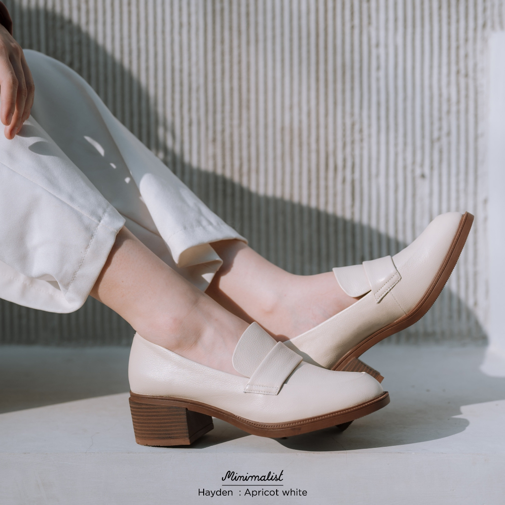 𝐌𝐈𝐍𝐈𝐌𝐀𝐋𝐈𝐒𝐓 รองเท้าหนังวัวแท้ รุ่น Hayden (Apricot white) หนังนิ่ม สูง 2 นิ้วแต่ไม่เมื่อย