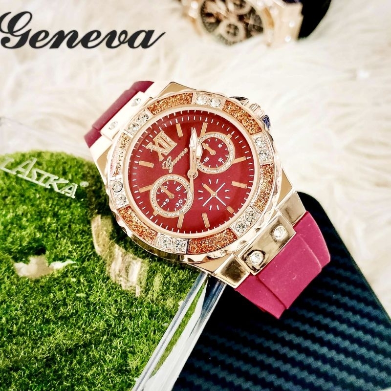 นาฬิกา GENEVA เจนนิวา เเบรนด์แท้  สไตล์ทรงเกรส สายยางนิ่มใส่สบายมากมีหลายสีให้เลือก ใส่ได้ทุกวัย