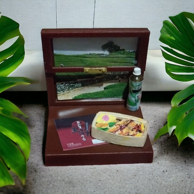 Re-ment อาหารญี่ปุ่นข้างหน้าต่างรถไฟ