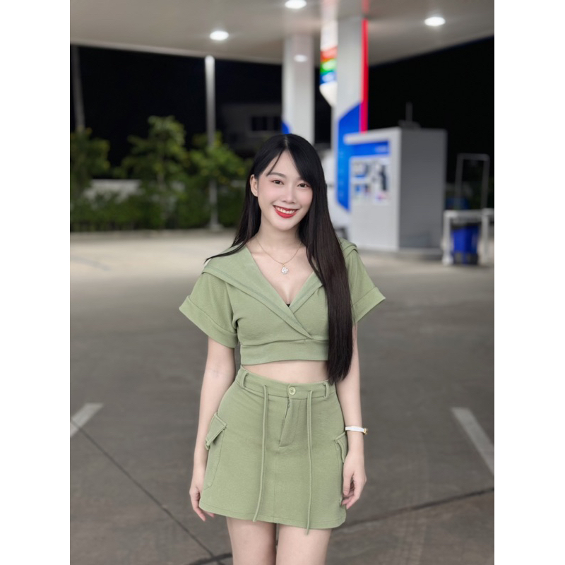 TANTANOD -รหัสSM3 ชุดเซต เสื้อครอป มีฮู้ด กระโปรง ผ้าวูลเวฟ รุ่นCarzy