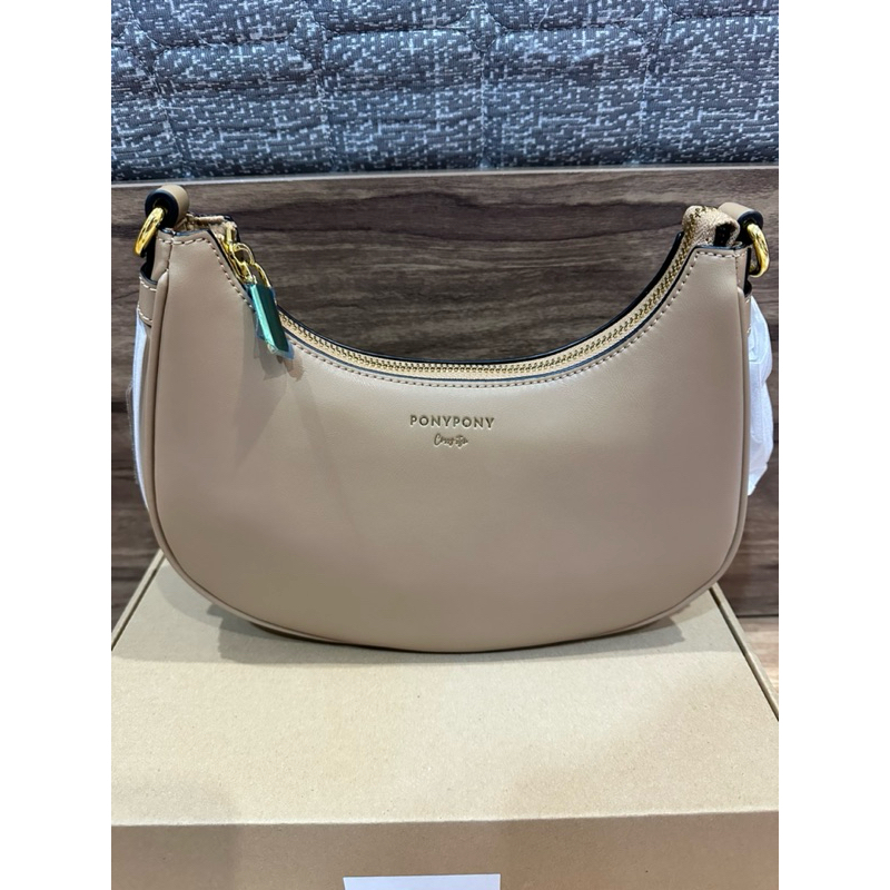 Ponyponyshop888 กระเป๋าหนังแท้ มือ 1 รุ่น Avaclassy สี Milk Tea