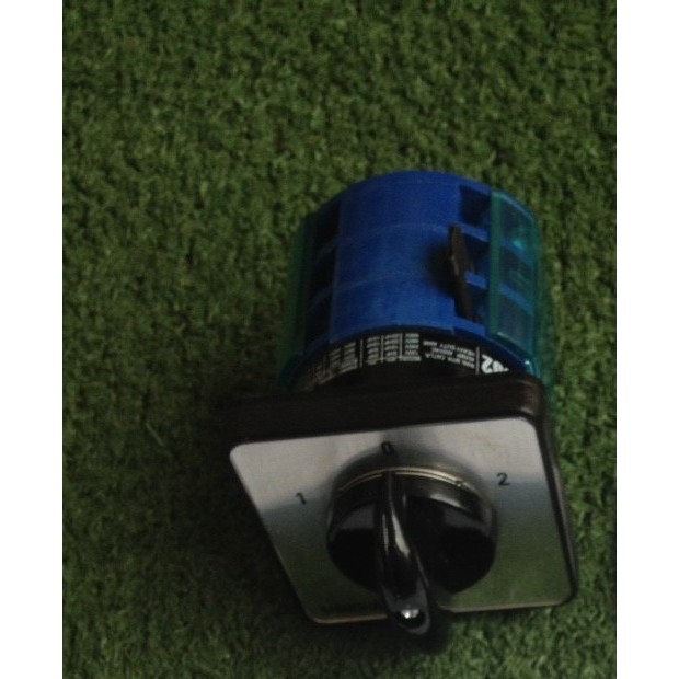 SHINOHAWA : Cam Switch 1-0-2, 32A 3P 64x64mm.