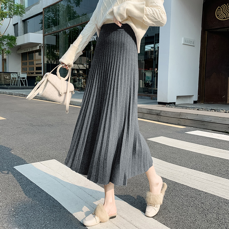 (490)  กระโปรงยาวสไตล์เกาหลี ผ้าไหมพรมนุ่ม ทรงพลีส พริ้วสวยใส่สบาย เอวยืดงานดีงานสวย แมทช์ได้ทุกแนว