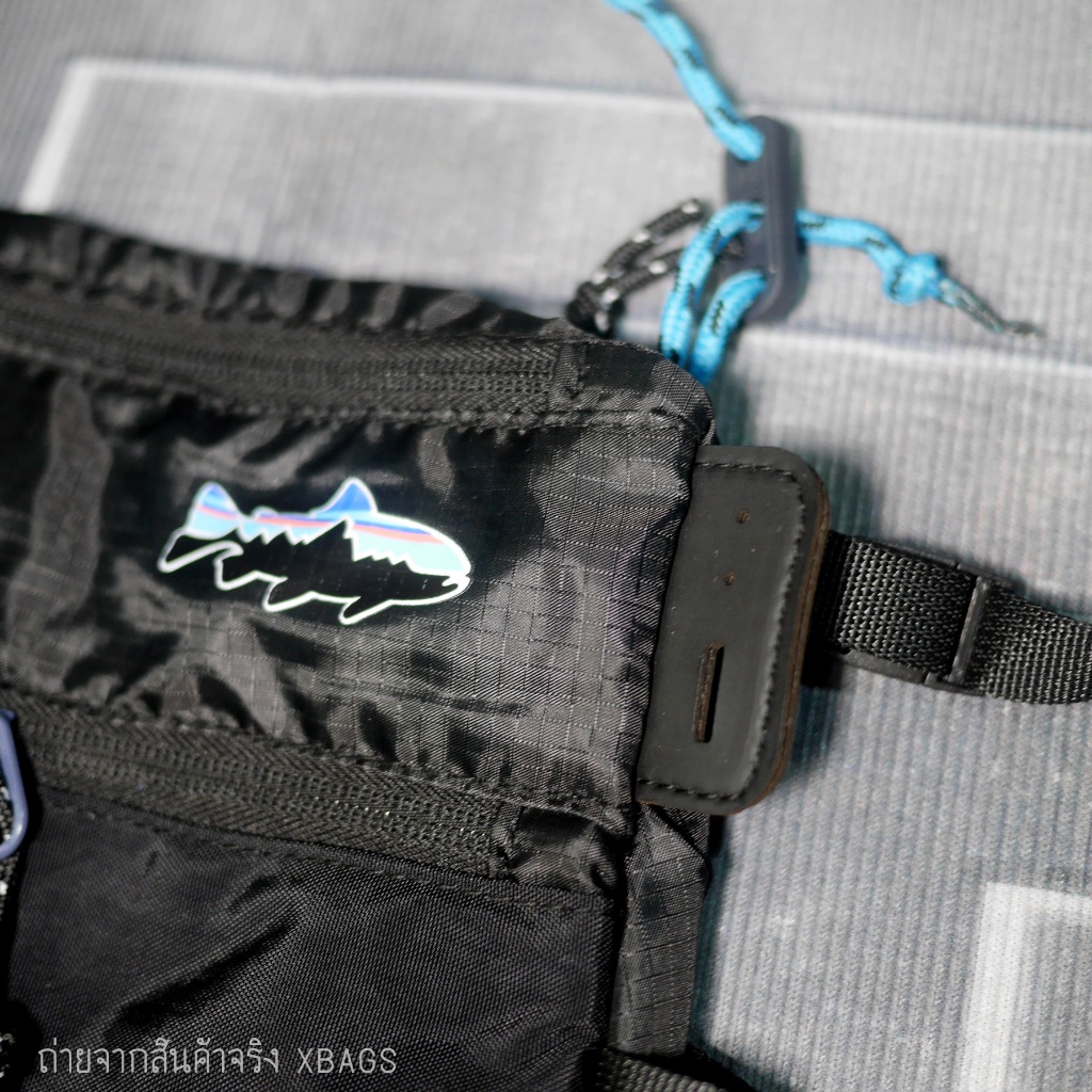 Patagonia สะพายข้างผ้าร่มแบนแนบตัว น้ำหนักเบา พับได้ สายเชือก ปรับสั้นยาวได้ มีซับไหล่