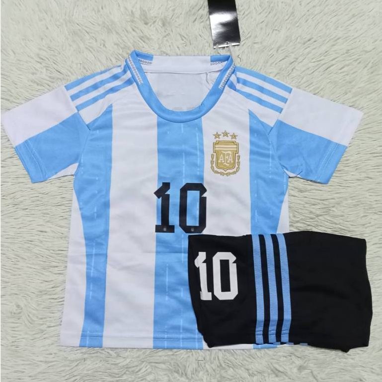 ชุดกีฬาเด็ก ฟุตบอลเด็ก ทีมอาร์เจนติน่าArgentina สกรีนเบอร์10ชื่อแมสซี่ ปี2024-2025 เสื้อ+กางเกง ใหม่ล่าสุด ป้ายงานปัก