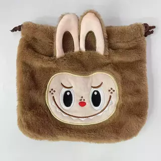 หมีเนย ถุงผ้าลาบูบู้ขนาด(17cm*17cm) กระเป๋าหูรูดลายการ์ตูน️ขนปุย️ “ไซท์กลาง-ใหญ่” ผ้านุ่ม คุณภาพเยี่ยม