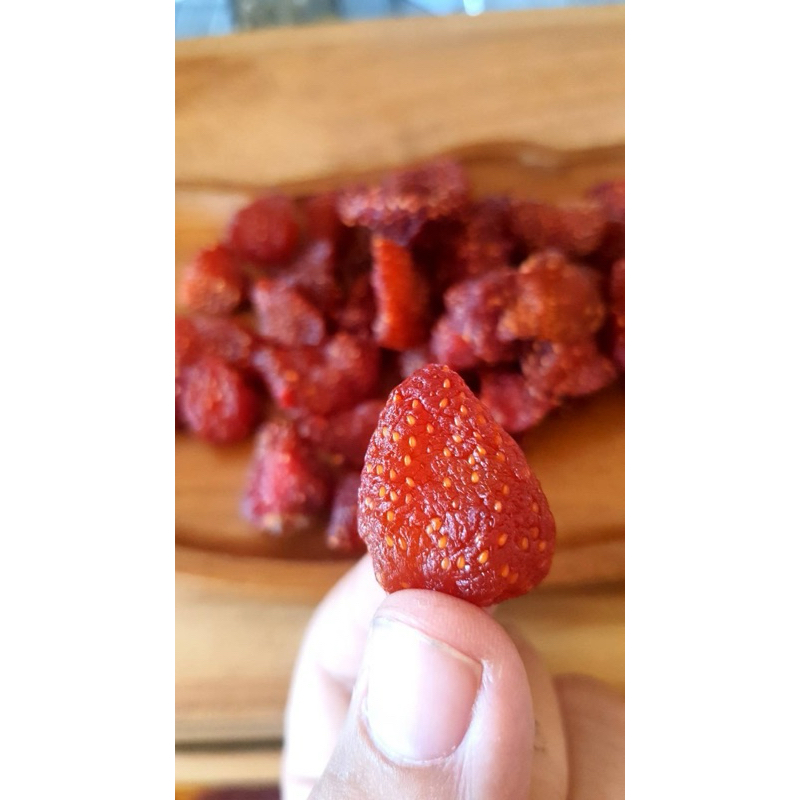 สตอเบอรี่🍓อบแห้ง(❌ไม่ใส่น้ำตาล) รสชาติเปรี้ยวอมหวาน