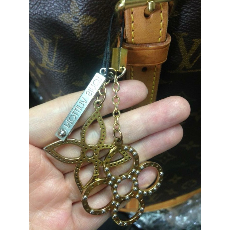 Lv keychain พวงกุญแจหลุยส์ ของแท้100% มีหน้าร้าน