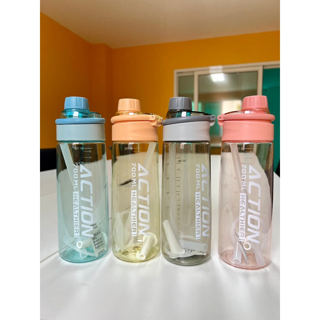 กระบอกน้ำ ขนาด 700 มล. พลาสติกเกรดดี มีหูหิ้ว มี 4 สีให้เลือก สีส้ม สีชมพู สีเทา สีฟ้า