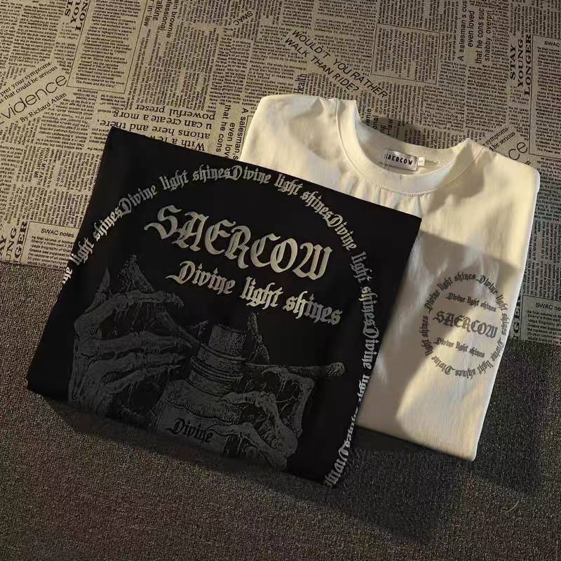 Basi เสื้อยืดแขนสั้น โอเวอร์ไซส์  ลายสตรีทDEKKRYเท่มาก สไตล์วัยรุ่น ฮิปฮอป เสื้อผ้าฝ้ายนิ่มใส่สบาย เสื้อชายหญิง ขาว ดำ ราคา ถูกที่สุด ดีลบีเคเค แกลเลอรีภาพที่ 2