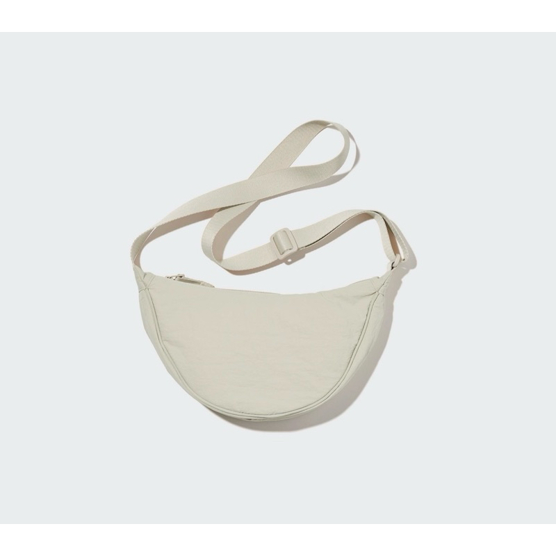 Uniqlo round mini shoulder bag กระเป๋า มือ 1 ของแท้ shop ไทย พร้อมส่ง