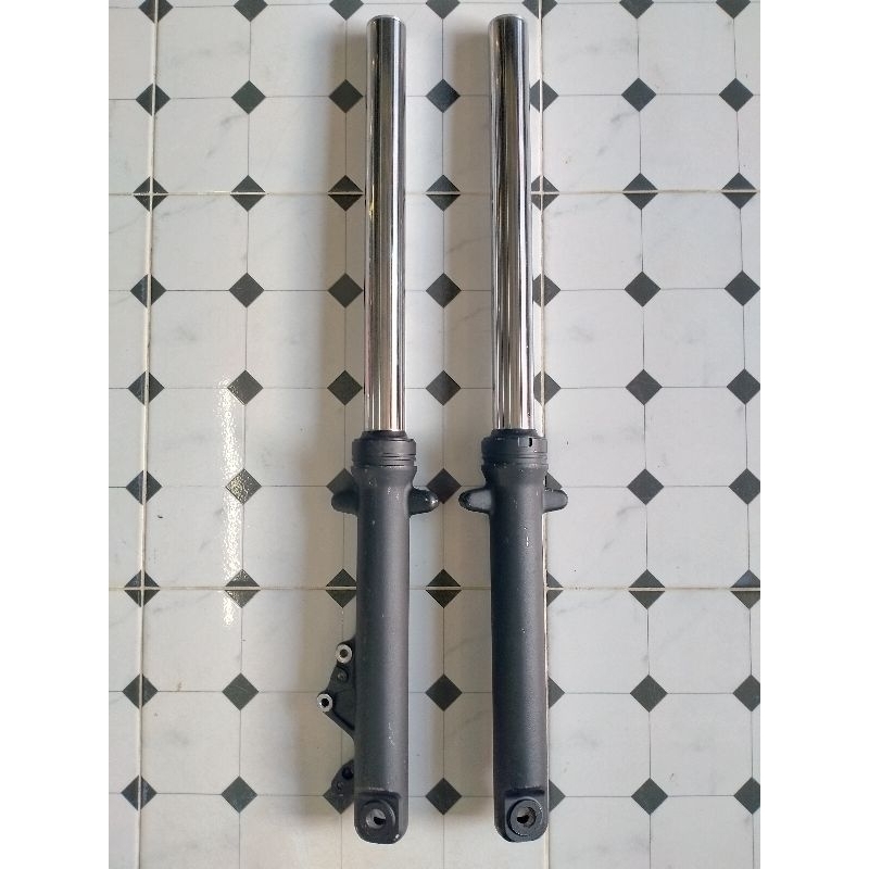 โช๊คหน้าสูง 79 ซม./แกน 41 มม./กระบอก 49 มม.รูแกนล้อ17มม. ใส่สามล้อสกายแลบ