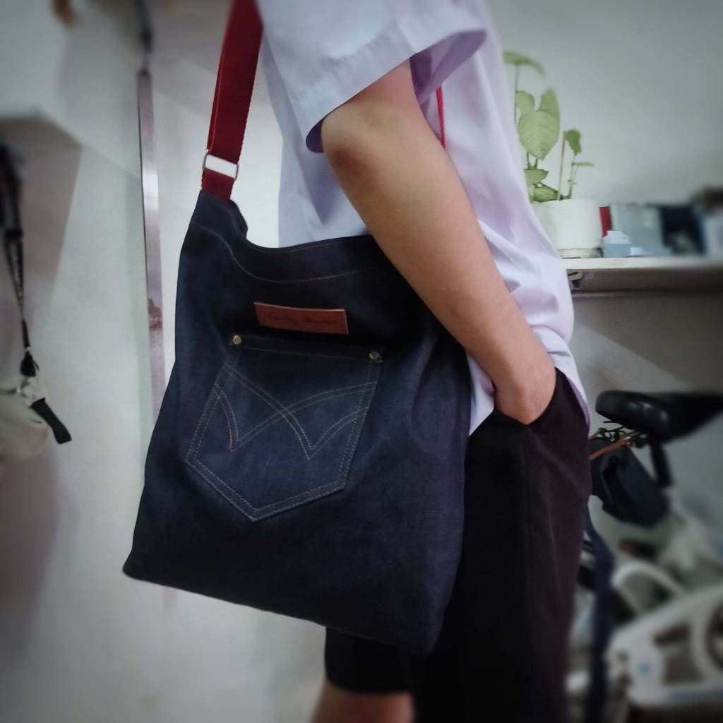 กระเป๋ายีนส์สายแดงวินเทจ สายปรับได้ 14oz red-r-01 สินค้าใหม่ ราคาพิเศษ ไซส์14*15