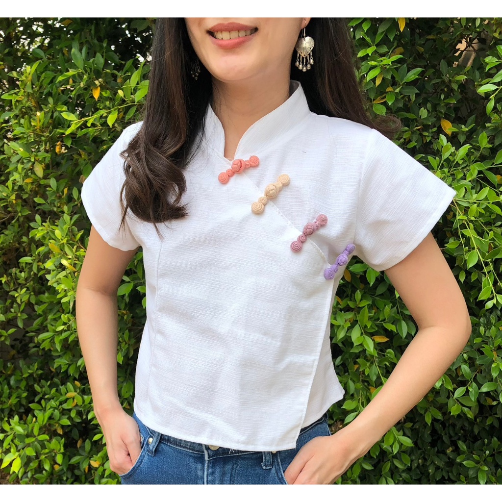 เสื้อพื้นเมือง กี่เพ้ากระดุมสี (ทรงตัวสั้น)