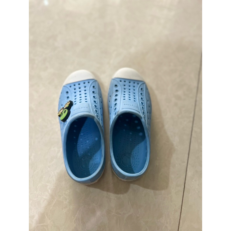 ✅ Used   รองเท้าแฟชั่น style native  Size : 17.8 cm  Color : Blue ** ตัวติดรองเท้าตามรูปให้ด้วยค่ะ