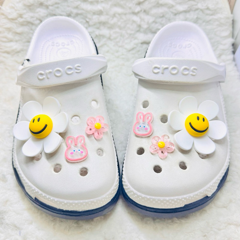 JBWG 🌈✨👠ตัวติดรองเท้ามีรู “ สมาย เดซี่ บี ”  👠🌈shoe Charm  “ Bee Smile Daisy  ” - Wiggle งานShopคุณภาพดี สีสวยคมชัด
