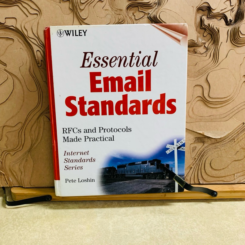 ฌ828 Essential Email Standards