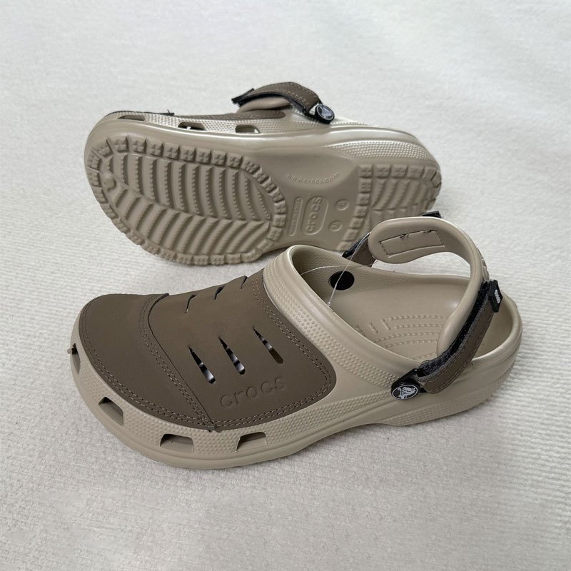 ส่งจากกรุงเทพ Crocs Clog  รองเท้าแตะ แบบลำลอง มาใหม่สุดฮิต รองเท้าหัวโต รองเท้าลำลอง เบา ใส่สบาย