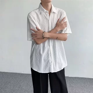 ONE-WE เสื้อเชิ้ต ทรงหลวม สไตล์เกาหลี แฟชั่นฤดูร้อน การออกแบบแกะสลักกลวง เสื้อเชิ้ตใส่สบาย แฟชั่นชาย จัดส่งที่รวดเร็ว