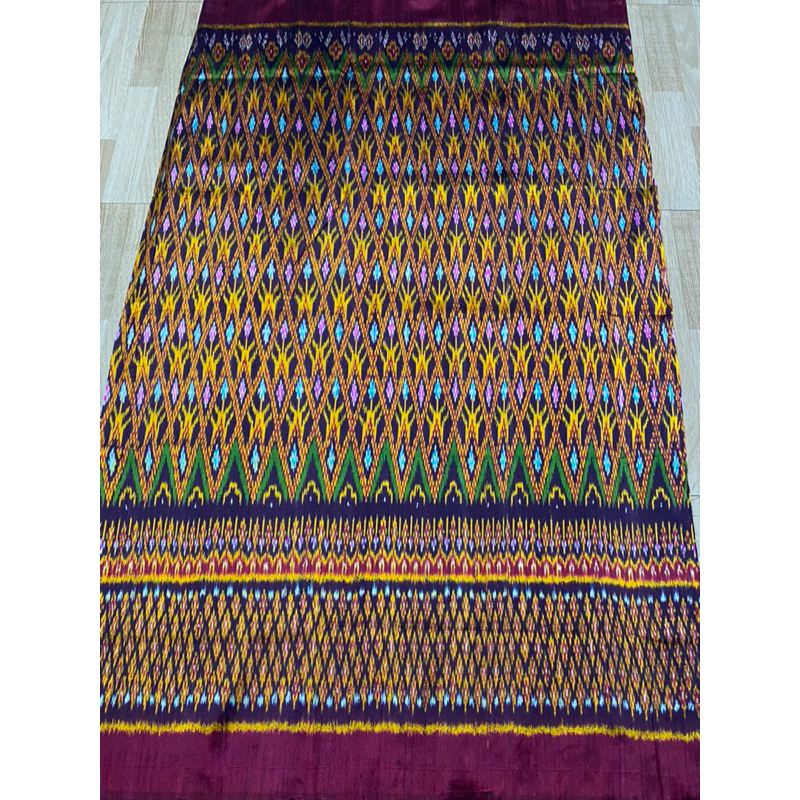 ผ้าไหมมัดหมี่ไทย3ตะกอ ทอมือแท้100%(A-68)