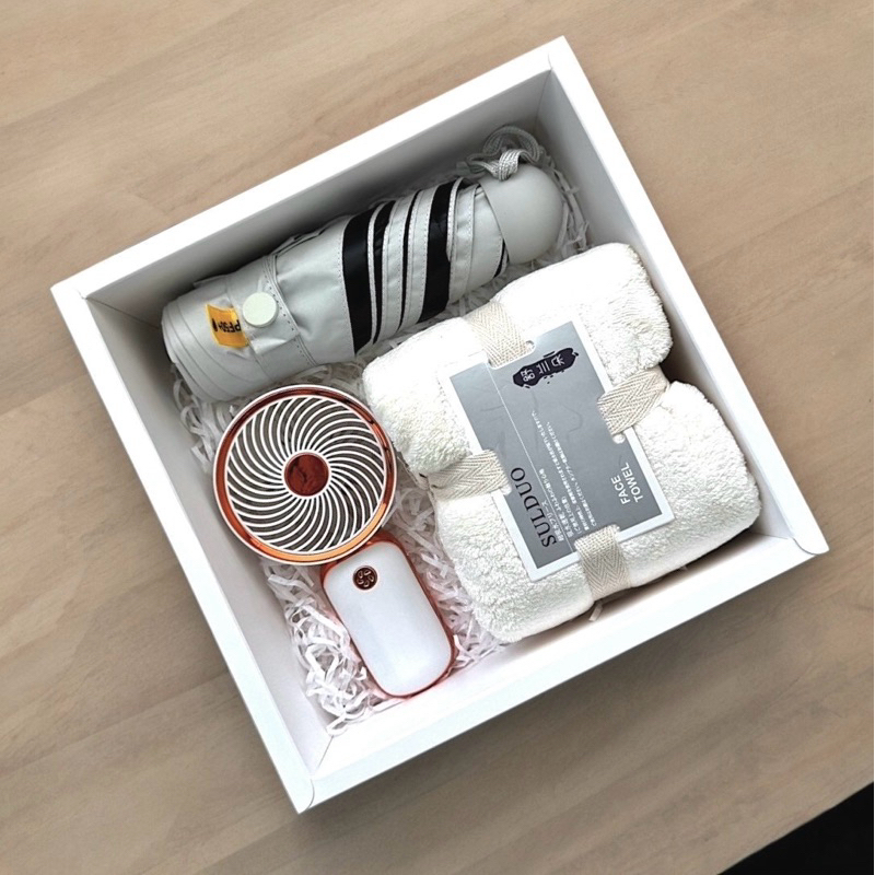 (L4) Gift set ของขวัญ รับไหว้ แจกพนักงาน วันครบรอบ ประกอบด้วย พัดลมพกพา ผ้า และ ร่ม แถมถุงหูหิ้ว