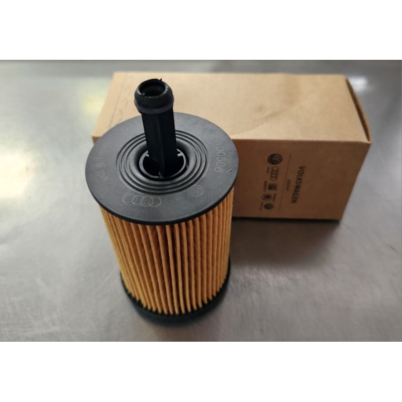 กรองน้ำมันเครื่อง Volkswagen Transporter T5 2.5 TDi AXE, T4 V6 2.8  071115562A