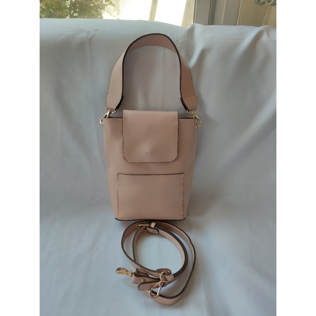 กระเป๋าหนังแท้มือ2(เหมือนใหม่) Rooty แบรนด์ดังเกาหลี💜สีชมพูนู้ด ทรงถังมี 2 สายคล้องไหล่กับคอร์ส body