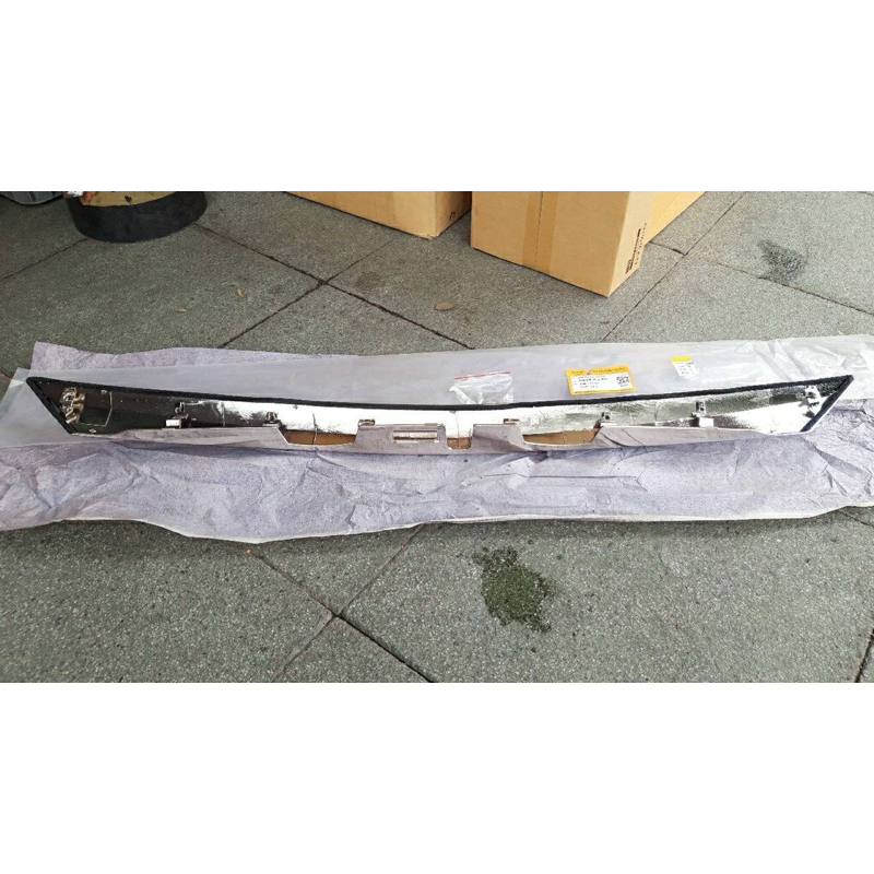 คิ้วฝาท้าย Nissan Teana L33 ปี2013-2022 รุ่นชุบโครเมี่ยม บนป้ายกท