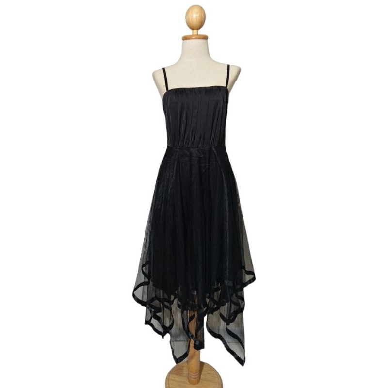 ชุดเดรสยาว มือสอง  Brand : Dellise Noir