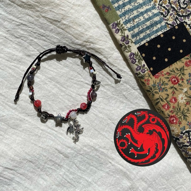 beads jewelry . ⋆ ˖° กำไลเชือกเทียน House of the Dragon Team Black . ⋆ ˖° handmade