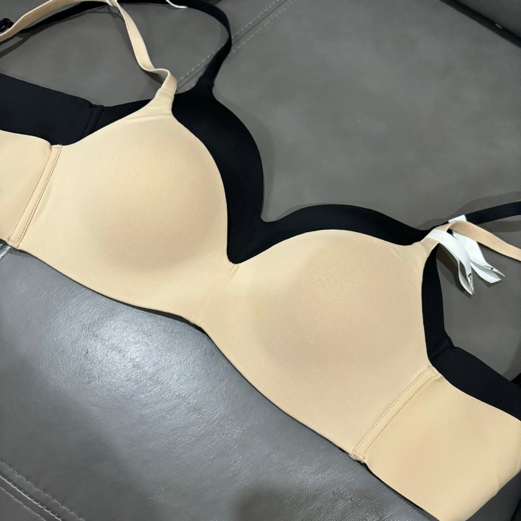 Sabina เสื้อชั้นใน รุ่น Pretty Perfect Invisible Wire (ไม่มีโครง) รหัส SBXU8310