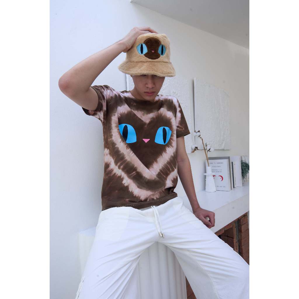 Big Heart Cat T-Shirt V2 Siamese เสื้อยืดผ้าฝ้ายมัดย้อมแมววิเชียรมาศลายหัวใจใหญ่ - รูปที่ 2