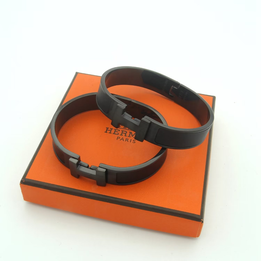 กำไล H So Black สีดำ มี 3 ขนาด 15 17 19 cm งานเกรดดี สินค้าพร้อมส่ง Hm01B