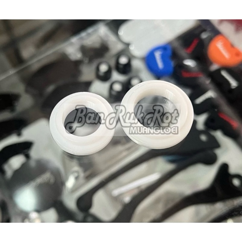 บูทพลาสติกแกนสวิงอาร์ม new vespa รุ่น 3v, iget (ขายเป็นคู่ 2 ชิ้น)