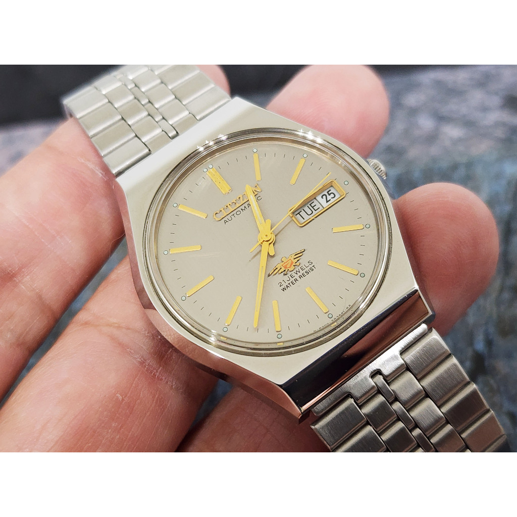 นาฬิกา citizen automatic รุ่นเก่า สภาพเก่าเก็บ สวยๆ เดิม ๆ เดินปกติ 51-8093