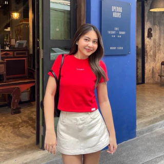 เสื้อครอปแขนสั้น เสื้อยืดผู้หญิง เสื้อครอปปักอกLa_maison แต่ละสีเนื้อผ้าต่างกัน