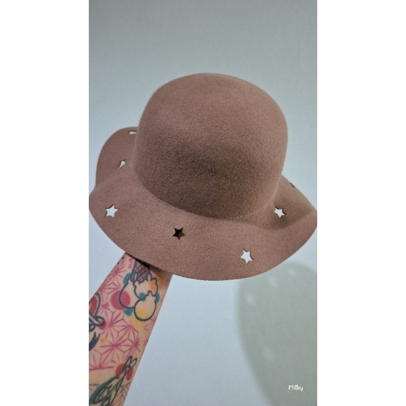 หมวกทรงสวย Zara ไม่มีตำหนิ