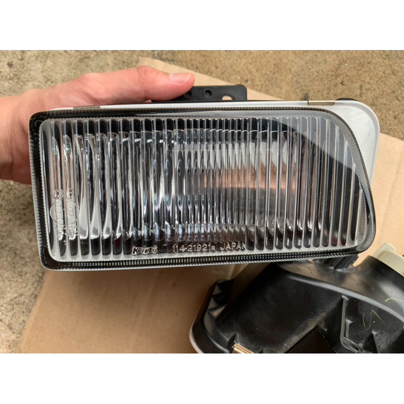 lSUZU อีซูซุ ยี่ห้อKOITO NPR NQR 700P  NQR2008-2009-2010 NQR175-NPR150 NMR130-NLR130ไฟกันชนชุดละ2000