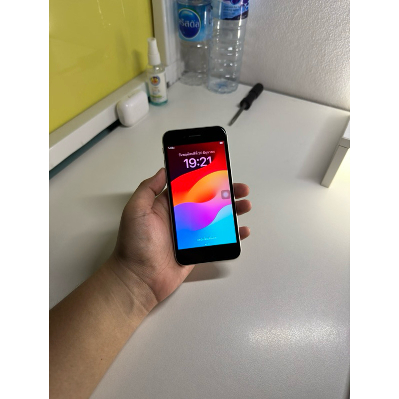 SE 2020 64GB สีขาว สุขภาพแบต 77%(มือสอง)