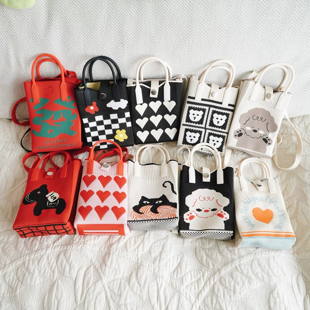 กระเป๋าถือ ถักนิตติ้ง สามารถสะพายข้างได้ใส่โทรศัพท์ได้ทุกรุ่น ลายน่ารักมาใหม่ ZB115