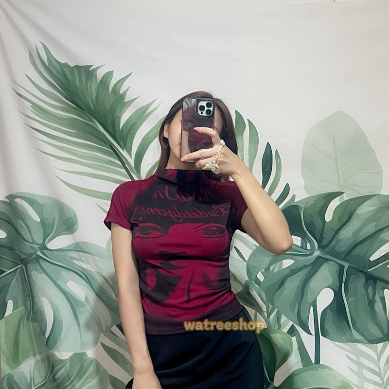พร้อมส่งในไทย(221) เสื้อคอเต่า แขนสั้น สกรีนหน้า เข้ารูป สีแดงเลือดหมู