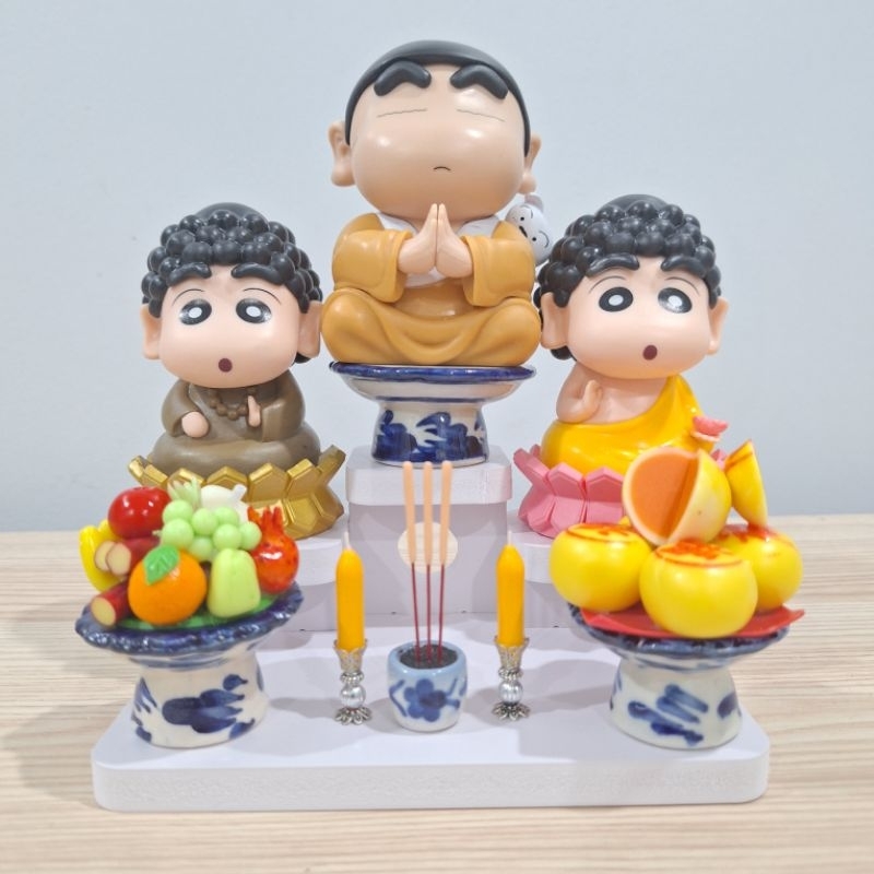 หลวงพี่ชินจัง พระชินจัง โมเดลตั้งโชว์ ของสะสม ของขวัญ รุ่นสามประสานรอยยิ้ม ครบชุดตามภาพทุกอย่าง