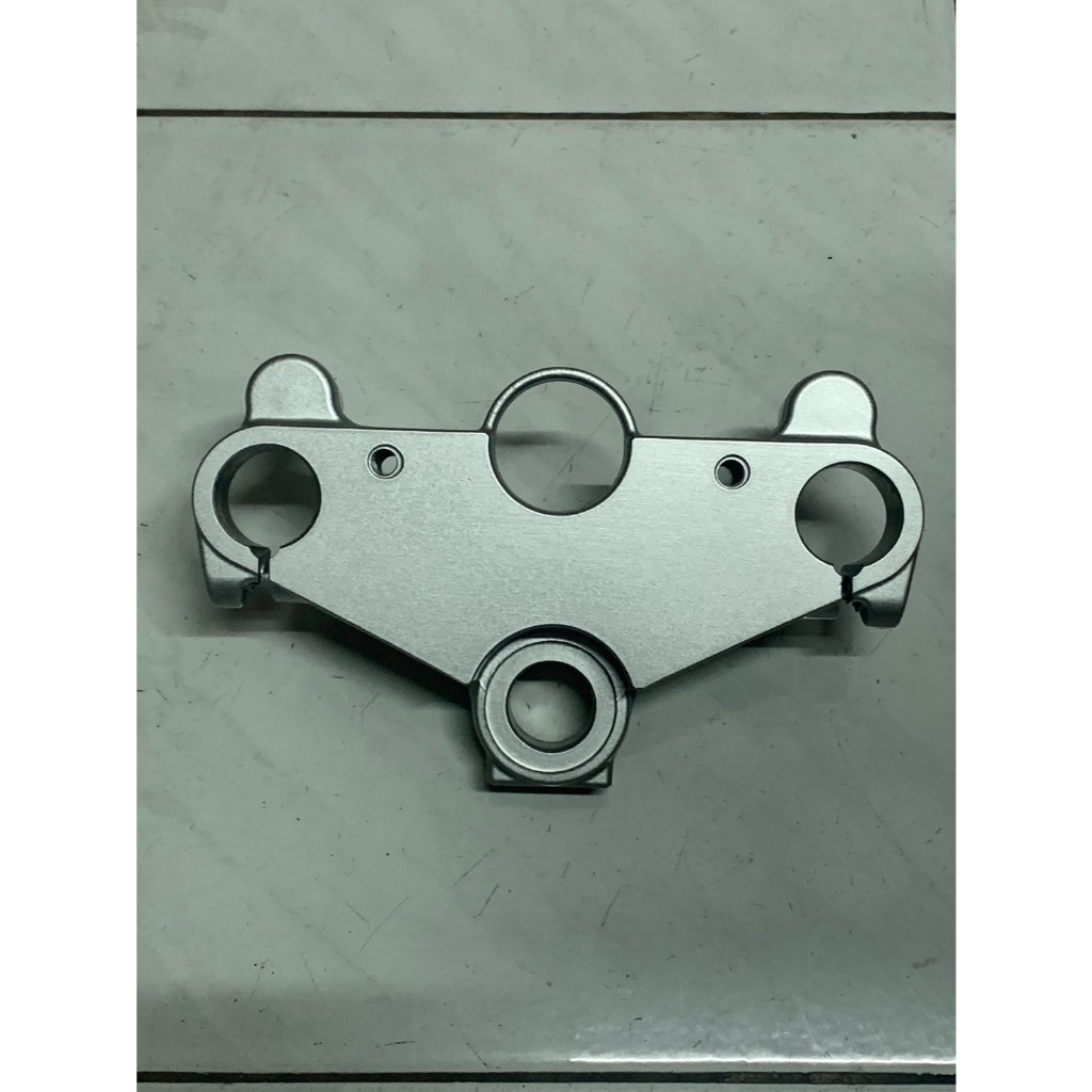 แผงคอบน YAMAHA ZR120