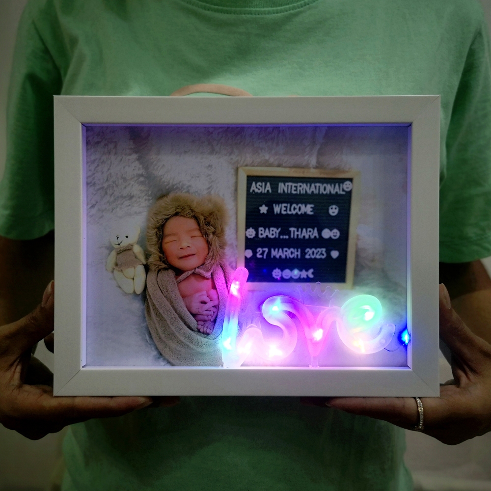 กรอบรูปไฟ​ Love ขนาด​ 6x8, 8x10, 8x12 นิ้ว และ A4 (ฟรี! ถ่านเม็ดกระดุม)