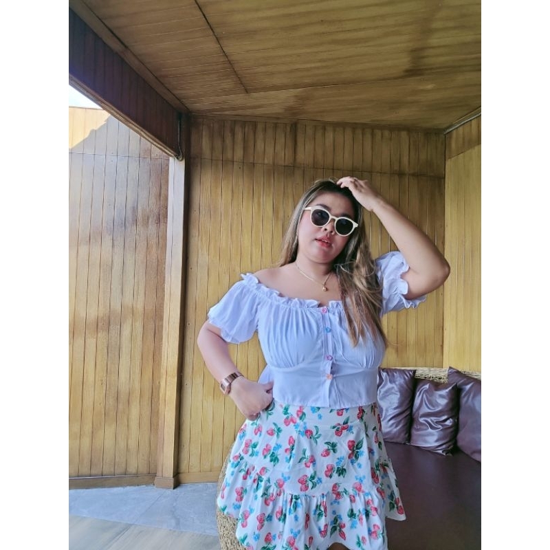 เสื้อครอปแขนตุ๊กตาแต่งกระดุมดอกไม้งานสาวอวบอ้วน